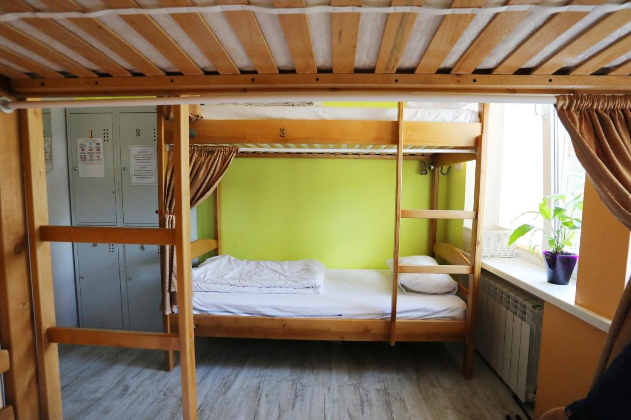 Light Life Hostel Kiev Exteriör bild
