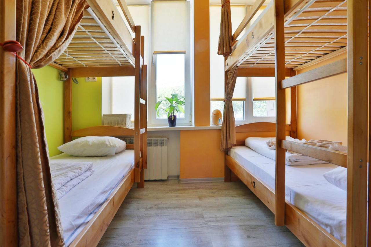 Light Life Hostel Kiev Exteriör bild