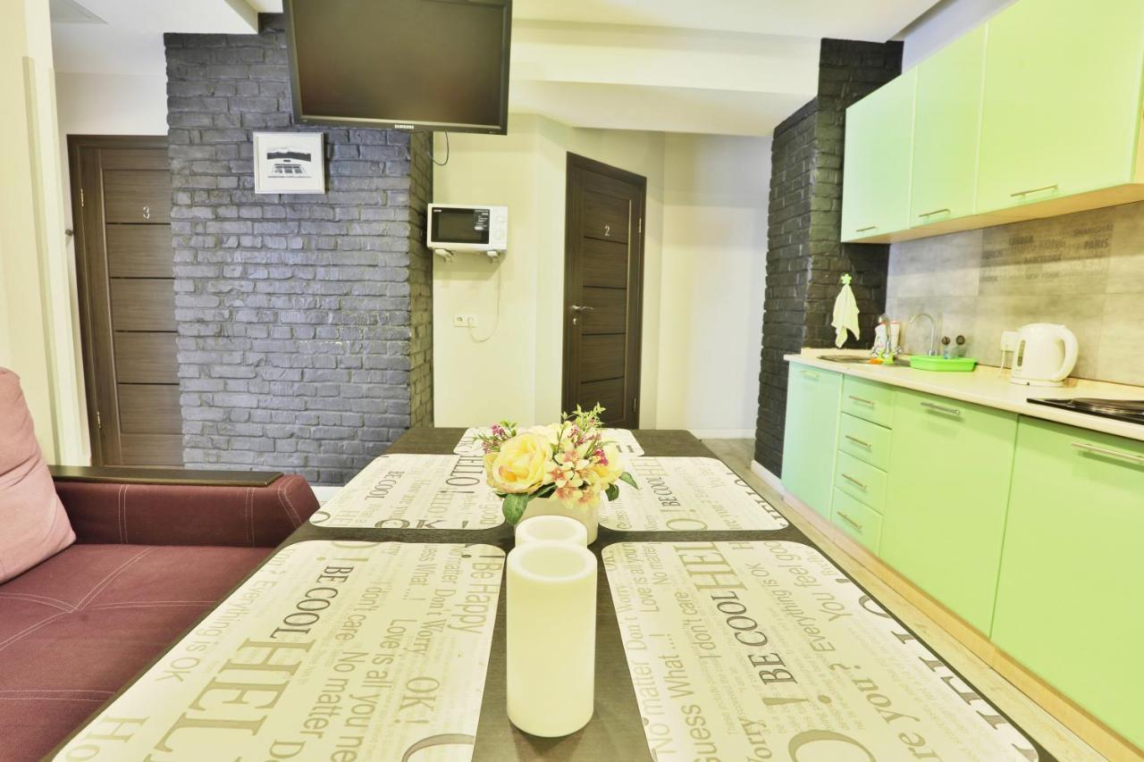 Light Life Hostel Kiev Exteriör bild