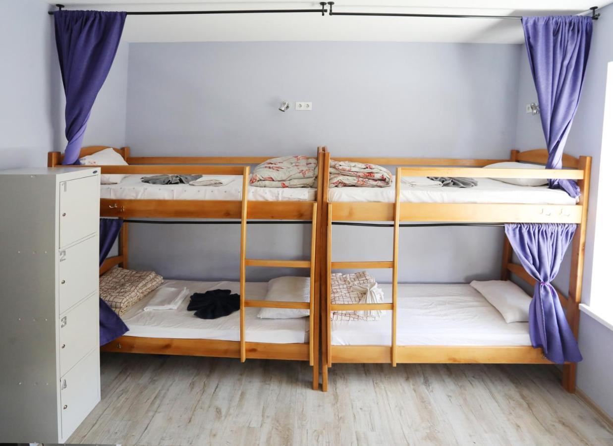 Light Life Hostel Kiev Exteriör bild